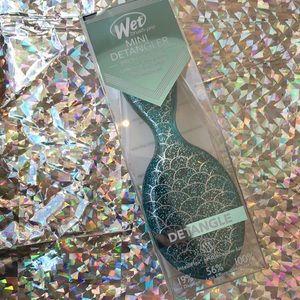 Limited edition mini mermaid wet brush